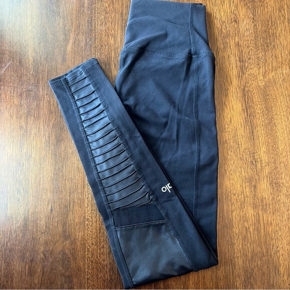 Alo Moto Leggings Black assuming XS/S - Used Condition - Picture 1 of 5